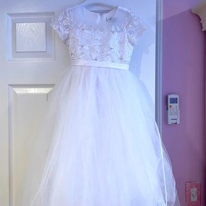Beautiful First Communion dress or flower girl.
